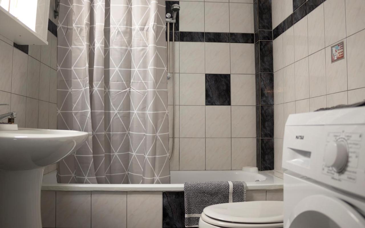 Silene Luxury Apartment Néa Péramos Екстериор снимка