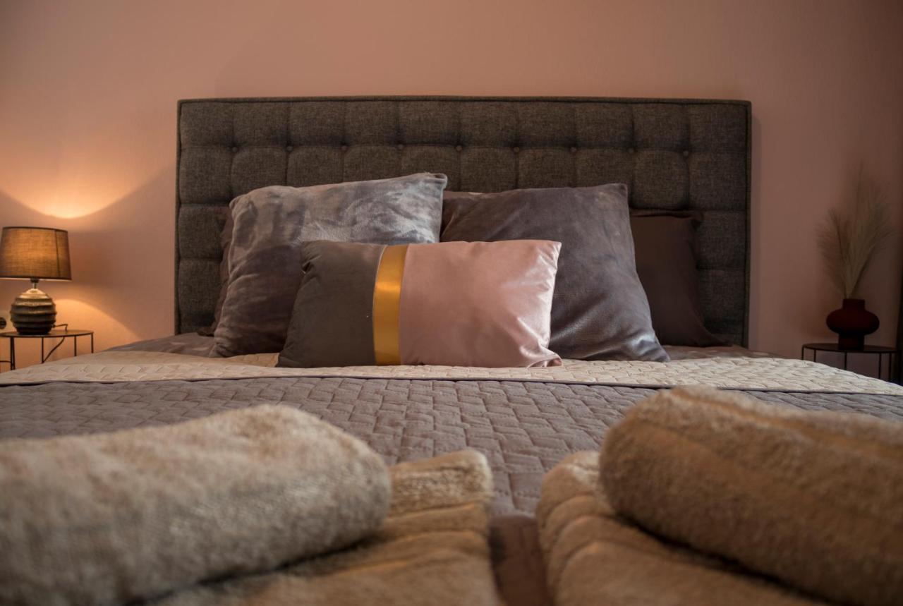 Silene Luxury Apartment Néa Péramos Екстериор снимка